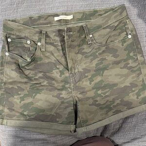 Levi's Green Camouflage Women's Cargo Shorts